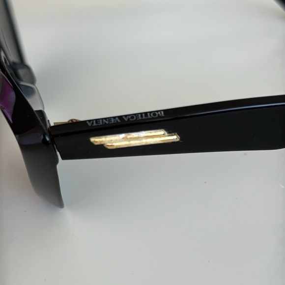 BOTTEGA VENETTA Black Cat-Eye Sunglasses - Picture 4 of 10